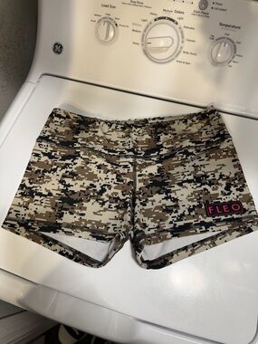 Fleo Women's Digital Camo Bike Shorts — Brown, Black, Cream